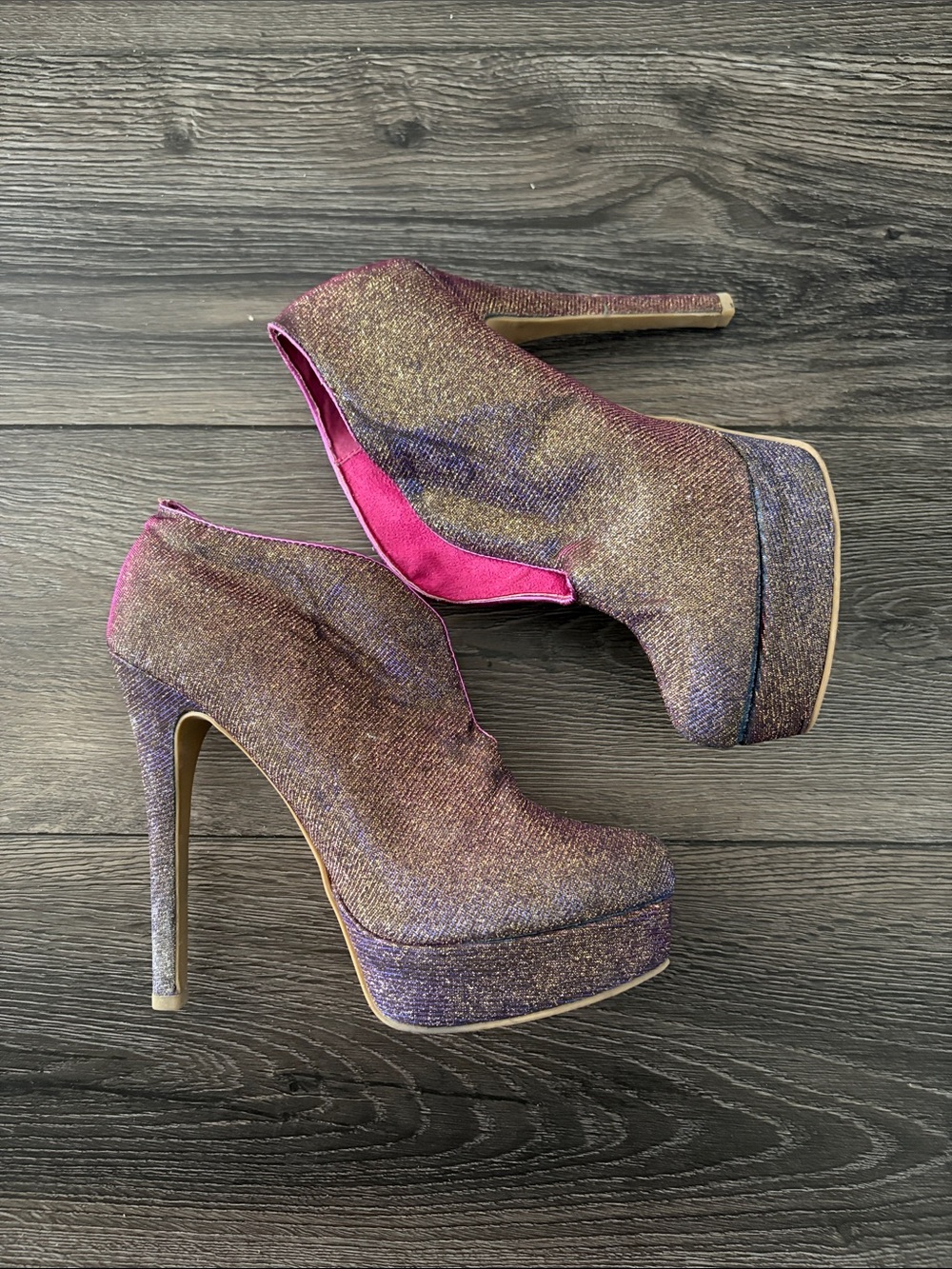 Chinese Laundry Lickety Split Glitz Iridescent Platform Booties Size 8.5